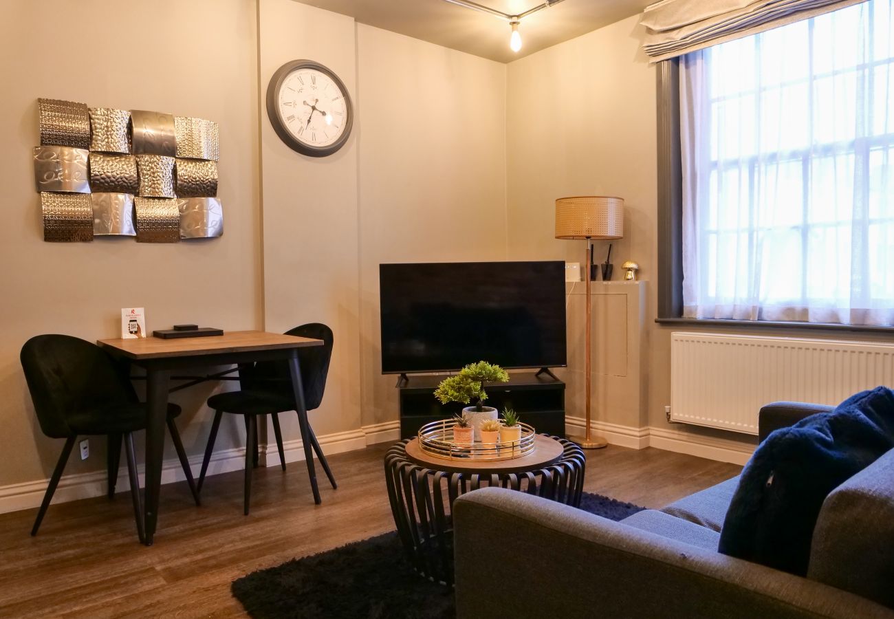 Apartment in Birmingham - ★ Luxe 2 Bed Apt - City Centre - Office - SmartTVs